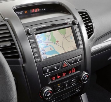 kia-sorento-2013-modelo agora vem com kit multimídia e gps integrado foto do painel