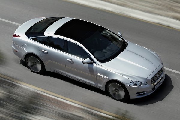 As versões XF e XJ AWD é confirmada nos EUA pela Jaguar