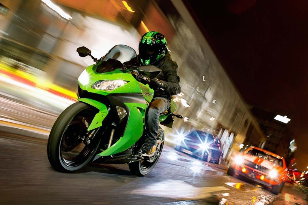 kawasaki-ninja-300-2013-a-partir-17990-visao-night-street