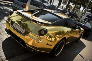Ferrari 599 GTB banhada a ouro que circula na arábia saudita 10