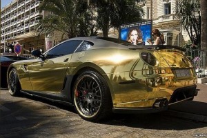 Ferrari 599 GTB banhada a ouro que circula na arábia saudita 12