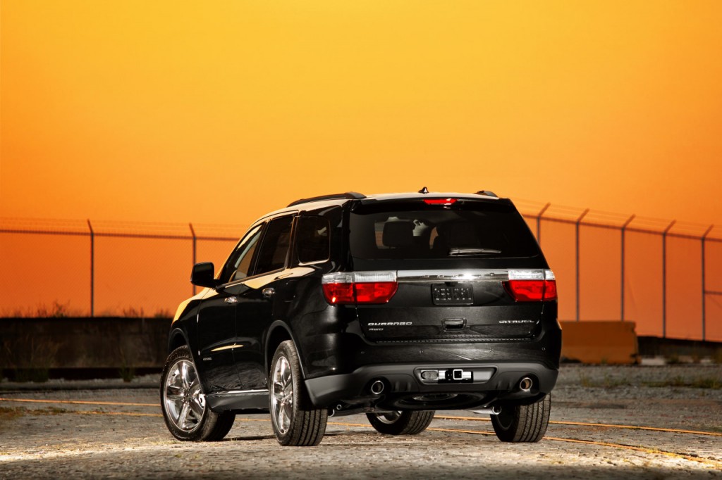 Dodge durango que poderá ser vendida no Brasil em breve detalhes da traseira