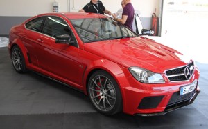 Mercedes-Benz C63 AMG Coupé Black Series C começa em mais de 300 mil reais foto 2