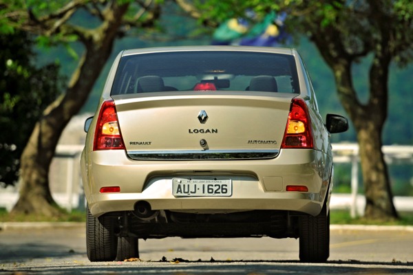 A marca Renault já divulga os lançamentos do novo Sandero e Logan 2013