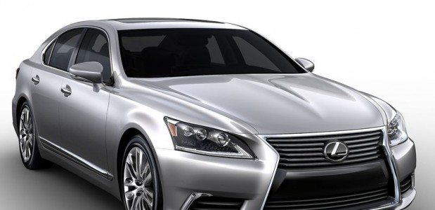 Lexus LS 460 2013 que estará no salão do automóvel de São Paulo frente