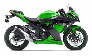 kawasaki-ninja-300-2013-a-partir-17990-visao-lateral-2